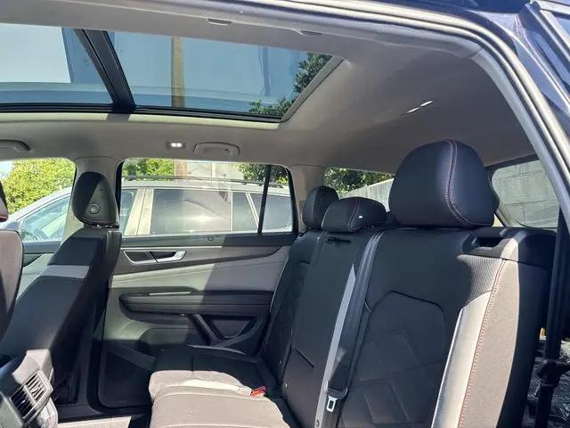 2026 Volkswagen Atlas Peak Edition