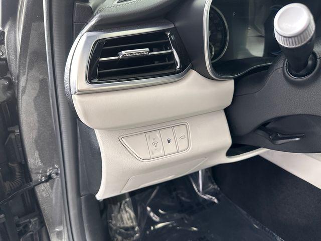 2025 Genesis G70 2.5T RWD