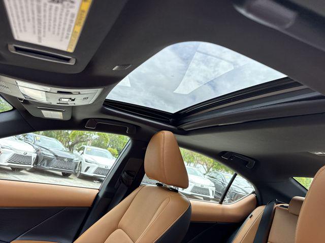 2025 Lexus IS 300 300