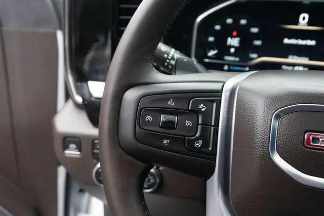2025 GMC Sierra 1500 4WD Crew Cab Short Box SLT