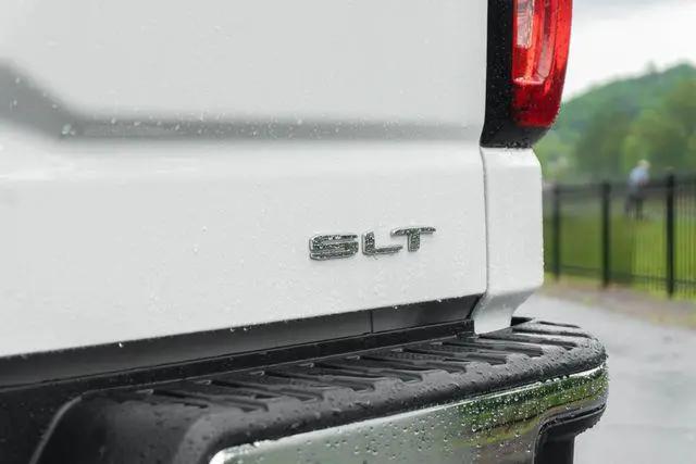 2025 GMC Sierra 1500 4WD Crew Cab Short Box SLT