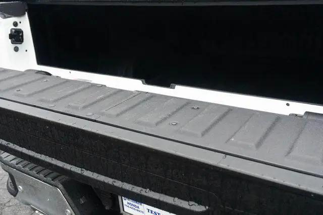 2025 GMC Sierra 1500 4WD Crew Cab Short Box SLT