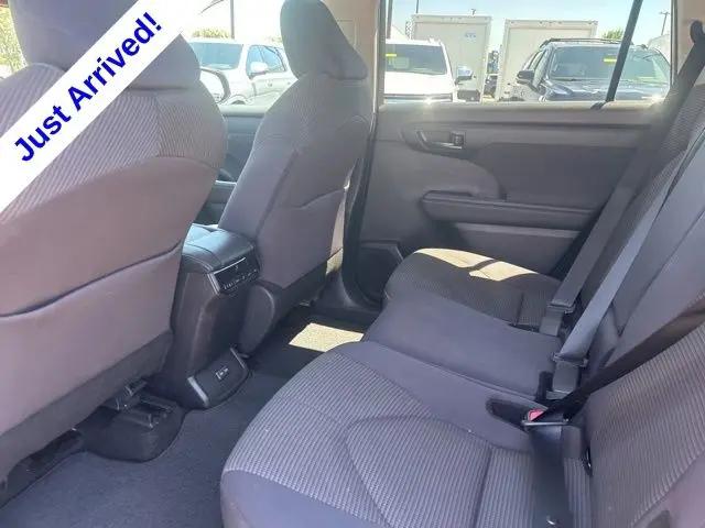 2024 Toyota Highlander LE