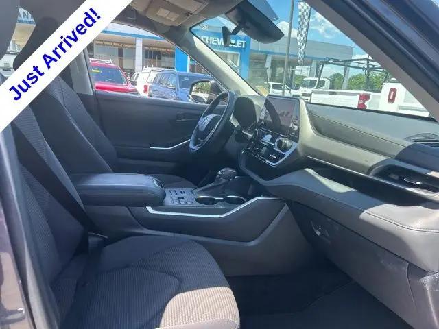 2024 Toyota Highlander LE