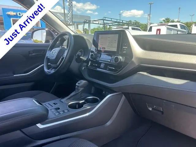 2024 Toyota Highlander LE