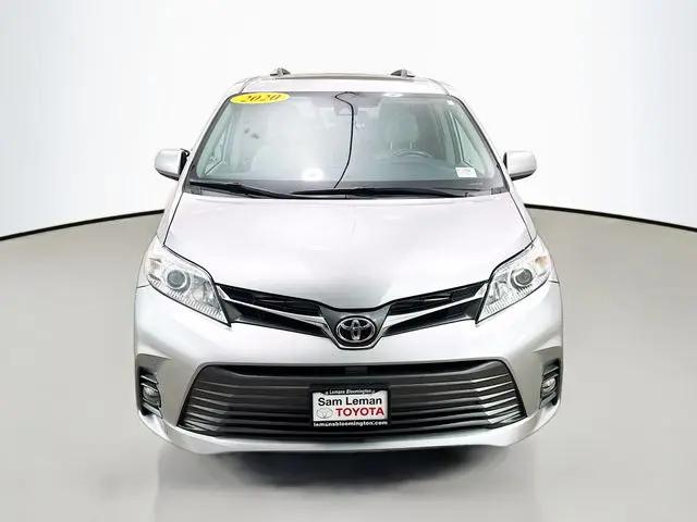 2020 Toyota Sienna XLE