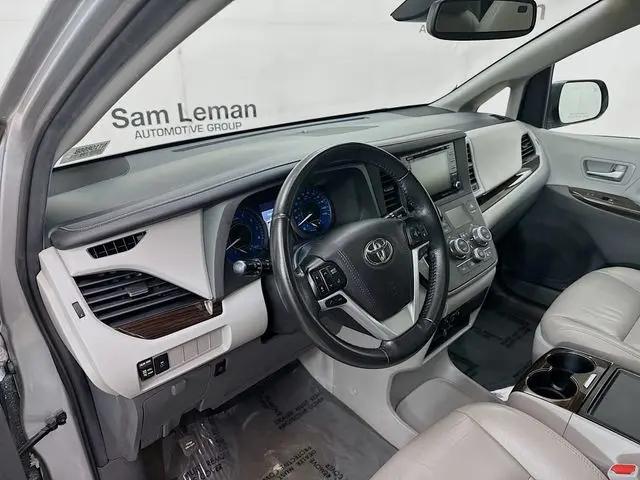 2020 Toyota Sienna XLE