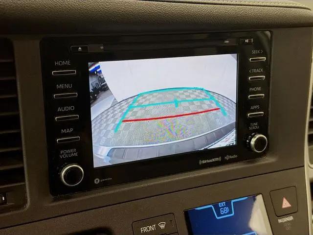 2020 Toyota Sienna XLE