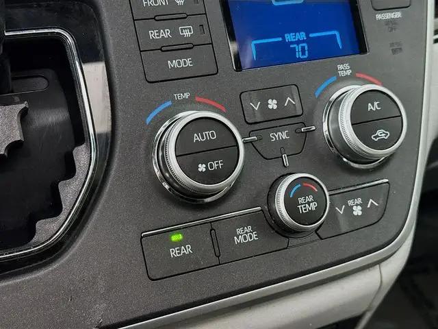 2020 Toyota Sienna XLE