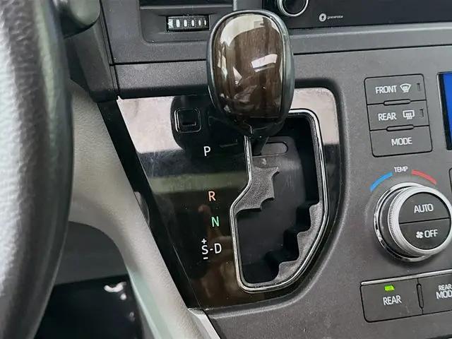 2020 Toyota Sienna XLE