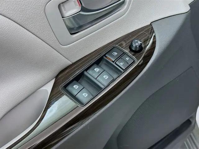 2020 Toyota Sienna XLE