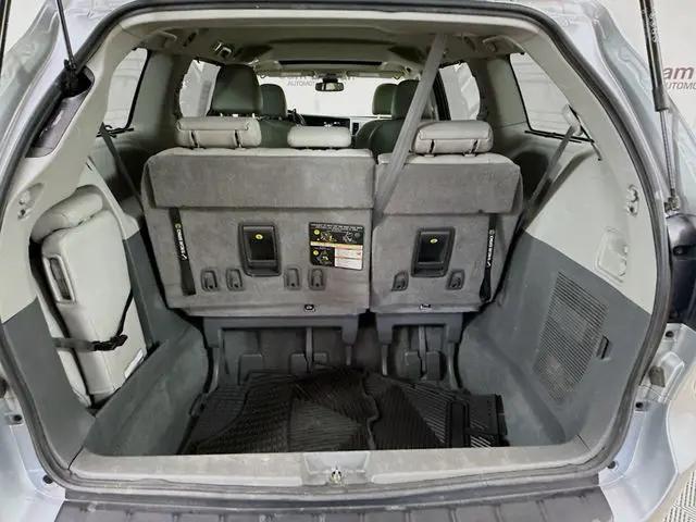 2020 Toyota Sienna XLE