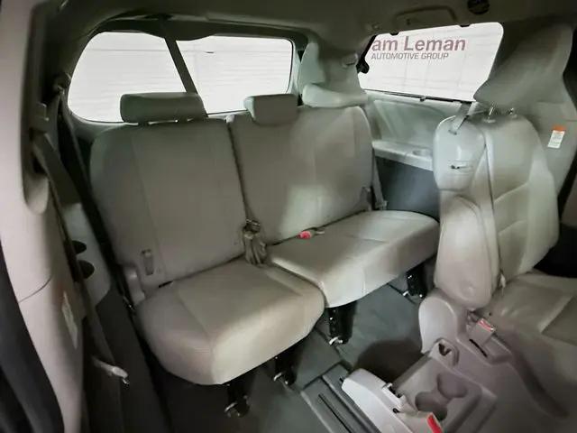 2020 Toyota Sienna XLE