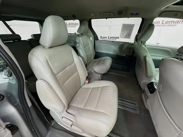2020 Toyota Sienna XLE