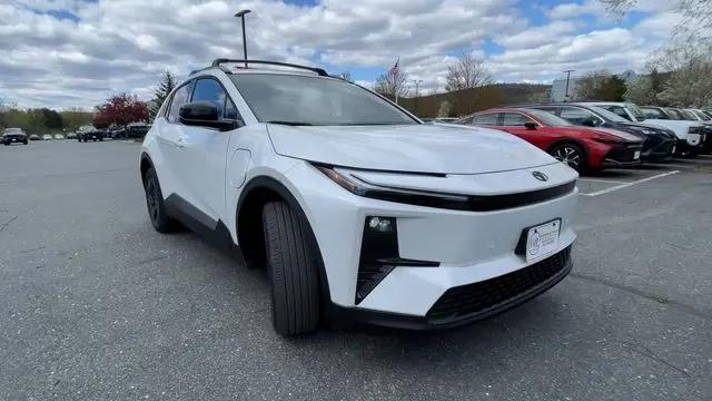 2026 Toyota C-HR SE