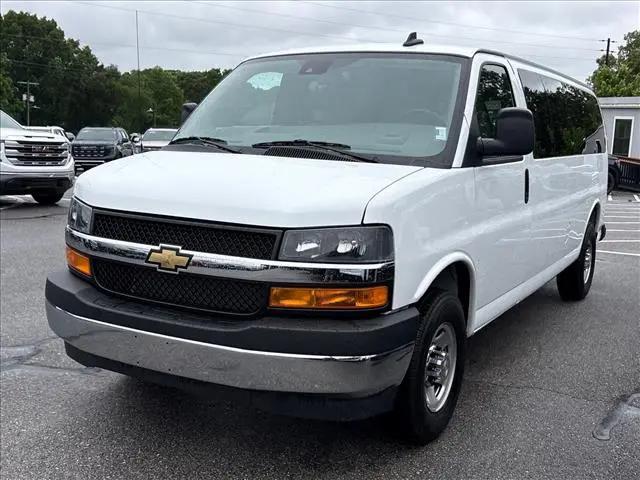 2025 Chevrolet Express Passenger RWD 3500 Extended Wheelbase LT