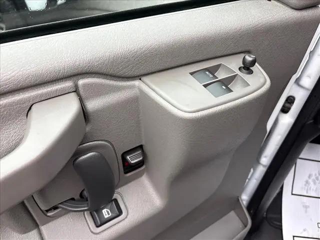 2025 Chevrolet Express Passenger RWD 3500 Extended Wheelbase LT