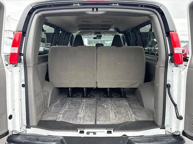 2025 Chevrolet Express Passenger RWD 3500 Extended Wheelbase LT