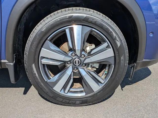 2023 Nissan Rogue Platinum FWD