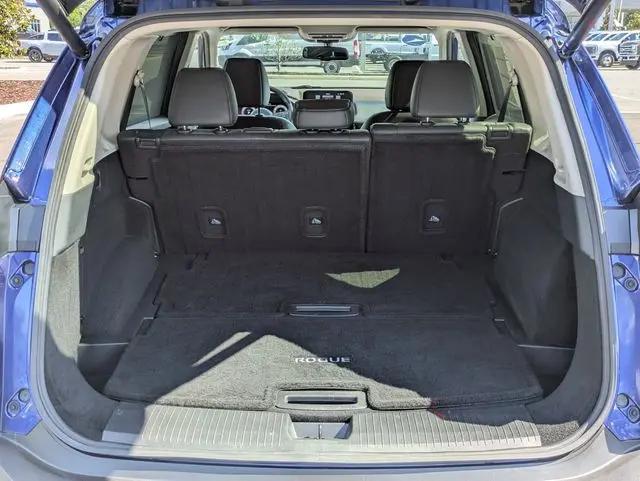 2023 Nissan Rogue Platinum FWD