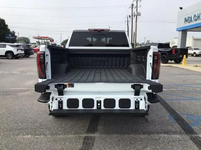 2026 GMC Sierra 2500HD Crew Cab, Standard Bed, AT4, 4WD