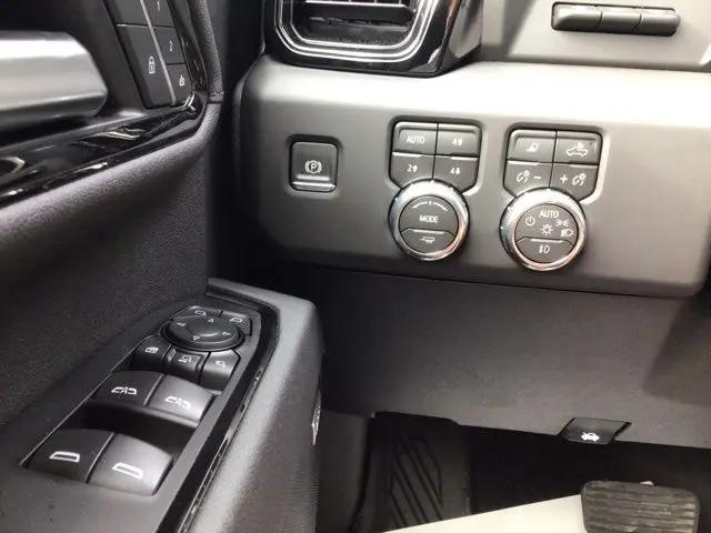 2026 GMC Sierra 2500HD Crew Cab, Standard Bed, AT4, 4WD