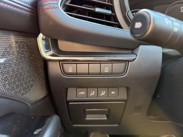 2023 Mazda Mazda3 2.5 S Carbon Edition