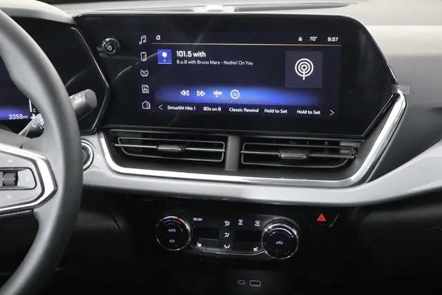 2025 Chevrolet Trax FWD LT