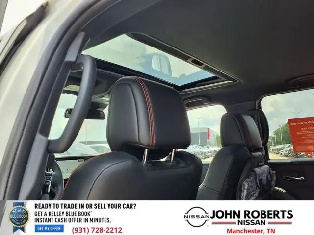 2025 Nissan Frontier Crew Cab PRO-4X 4x4
