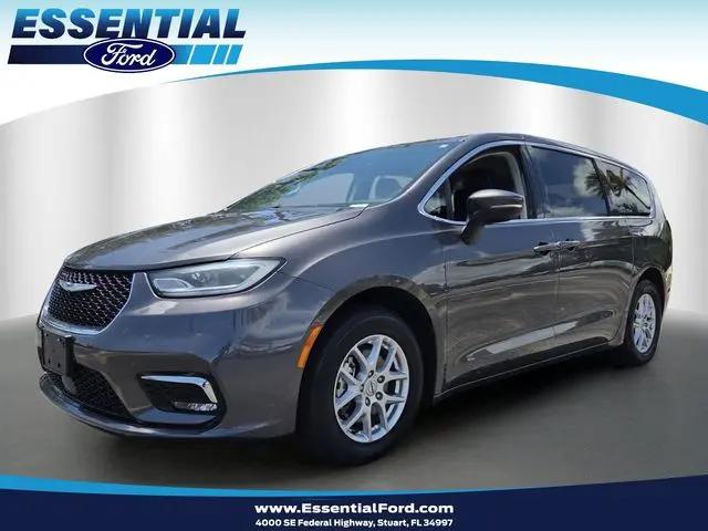 2023 Chrysler Pacifica Touring L for sale in Stuart, FL
