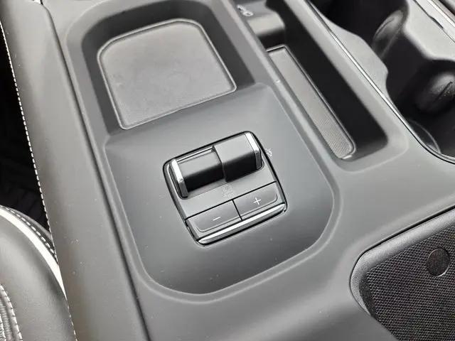 2026 GMC Sierra 2500HD Crew Cab, Standard Bed, AT4X, 4WD