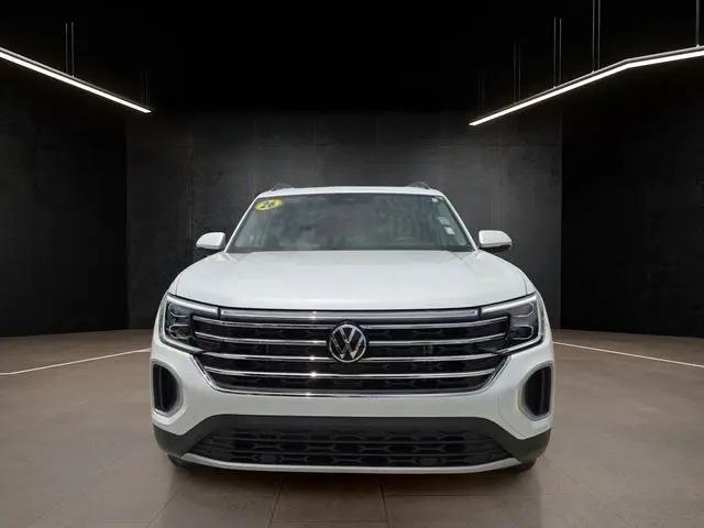 2026 Volkswagen Atlas SE with Technology