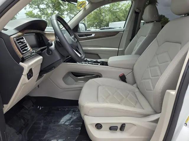 2026 Volkswagen Atlas SE with Technology