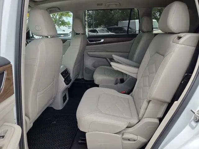 2026 Volkswagen Atlas SE with Technology