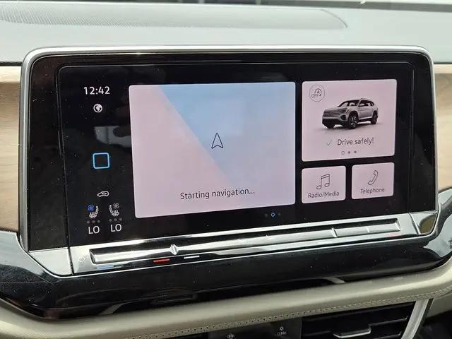 2026 Volkswagen Atlas SE with Technology