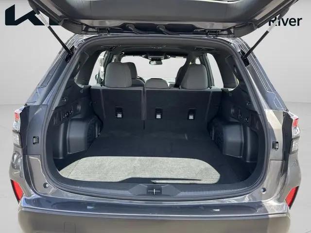 2025 Subaru Forester Base
