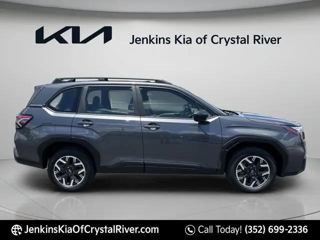 2025 Subaru Forester Base