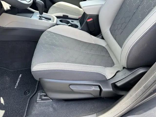 2025 Subaru Forester Base
