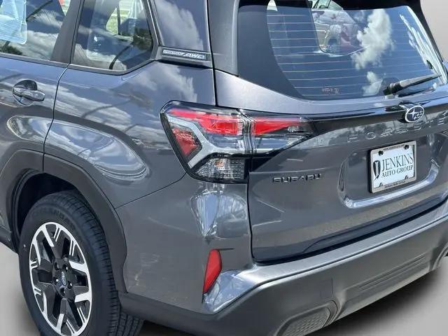 2025 Subaru Forester Base