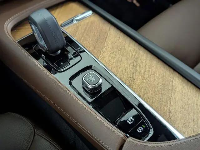 2024 Volvo XC90 Recharge T8 Plus Bright Theme 7-Seater
