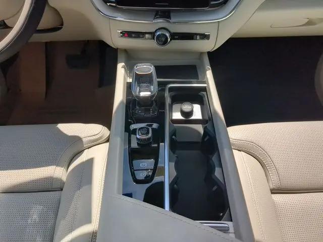 2026 Volvo XC60 Plug-In Hybrid Ultra, T8 AWD Electric/Gasoline, Dark