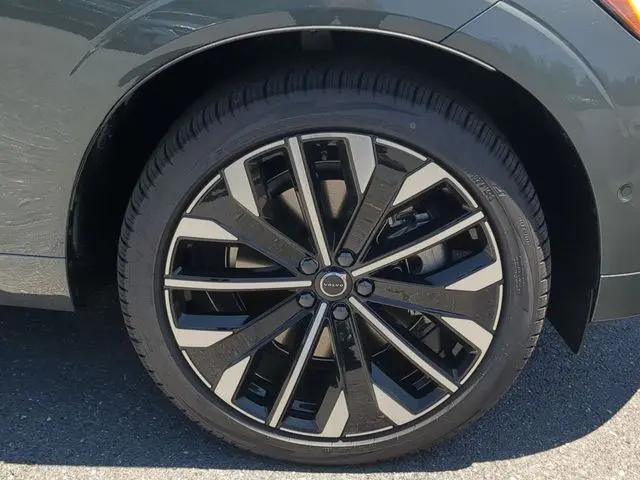 2026 Volvo XC60 Plug-In Hybrid Ultra, T8 AWD Electric/Gasoline, Dark