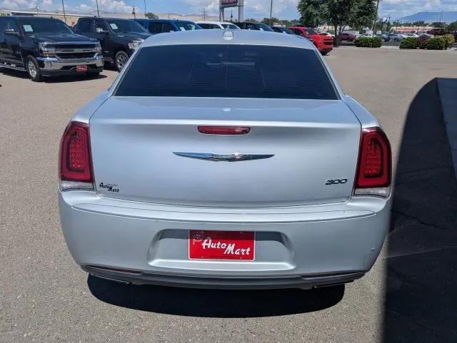 2019 Chrysler 300 Touring