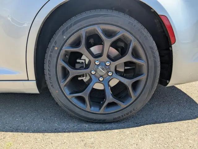 2019 Chrysler 300 Touring