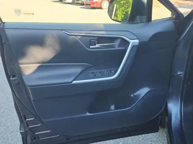 2025 Toyota RAV4 Hybrid SE