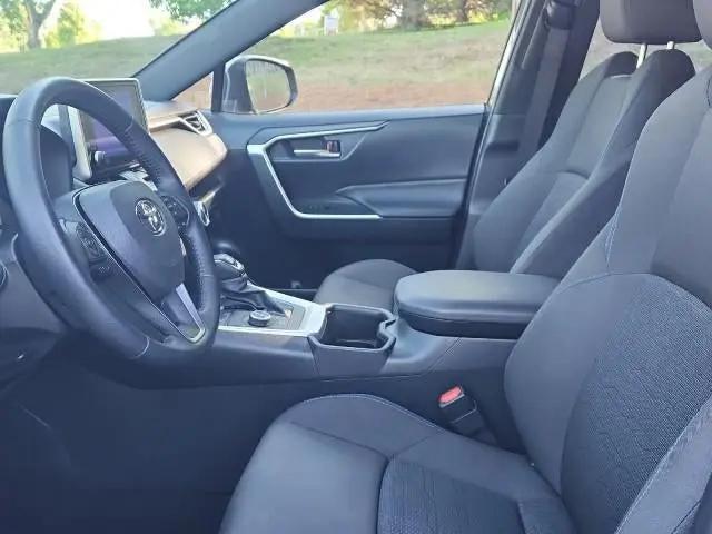 2025 Toyota RAV4 Hybrid SE