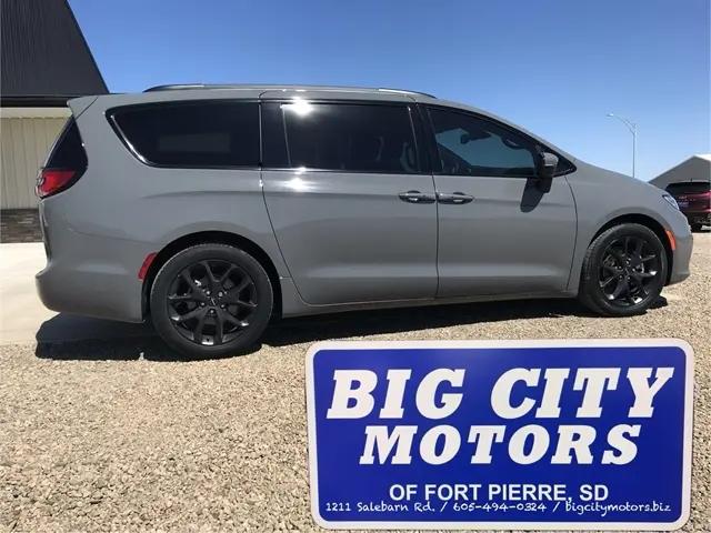 2023 Chrysler Pacifica Touring L for sale in Sioux Falls, SD