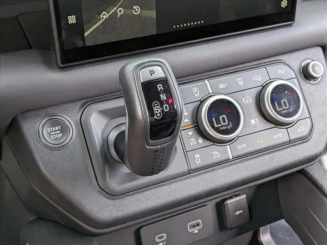 2024 Land Rover Defender 90 P525 V8