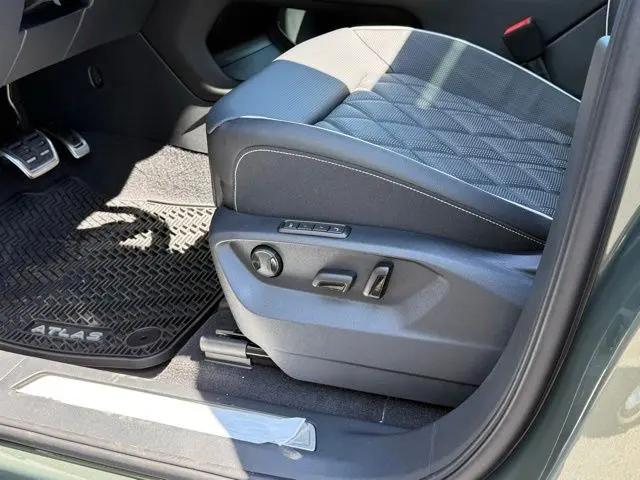2026 Volkswagen Atlas SEL Premium R-Line
