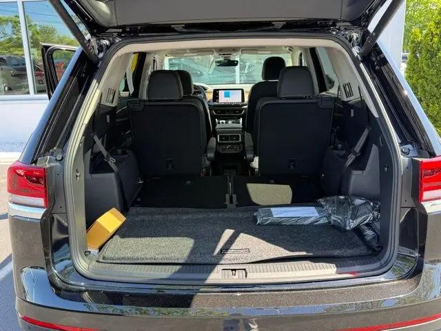 2026 Volkswagen Atlas SE with Technology